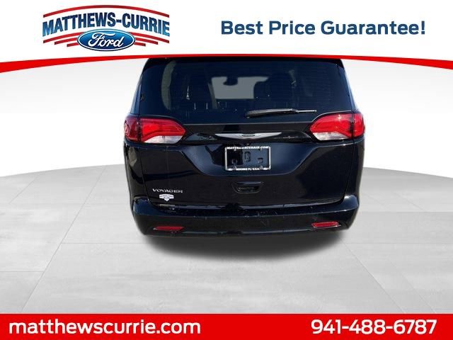 Used 2024 Chrysler Voyager LX image 5