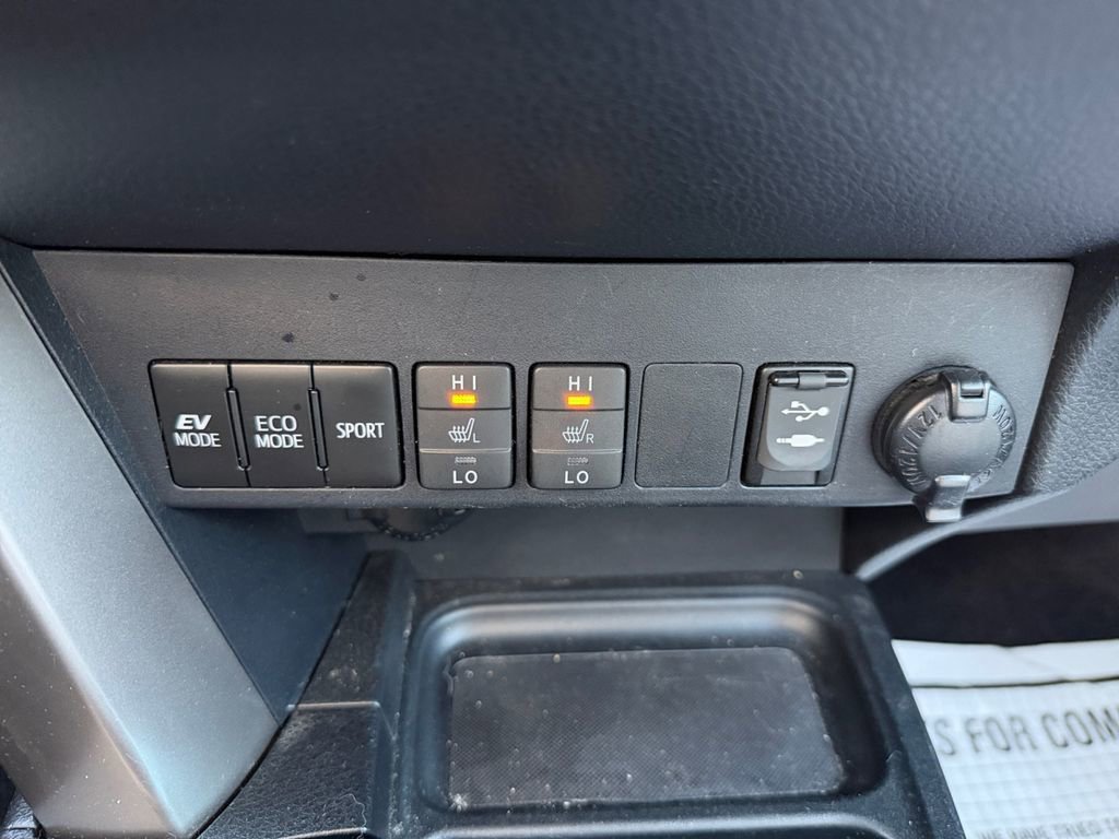 Used 2017 Toyota RAV4 Limited w/ Advanced Technology Package image 11