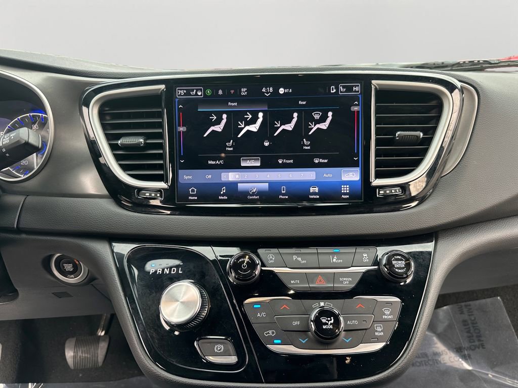 Used 2025 Chrysler Pacifica Select FWD image 14