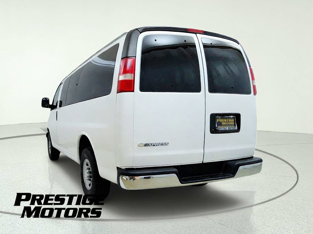 Used 2019 Chevrolet Express 2500 LT w/ LT Preferred Equipment Group RWD image 6