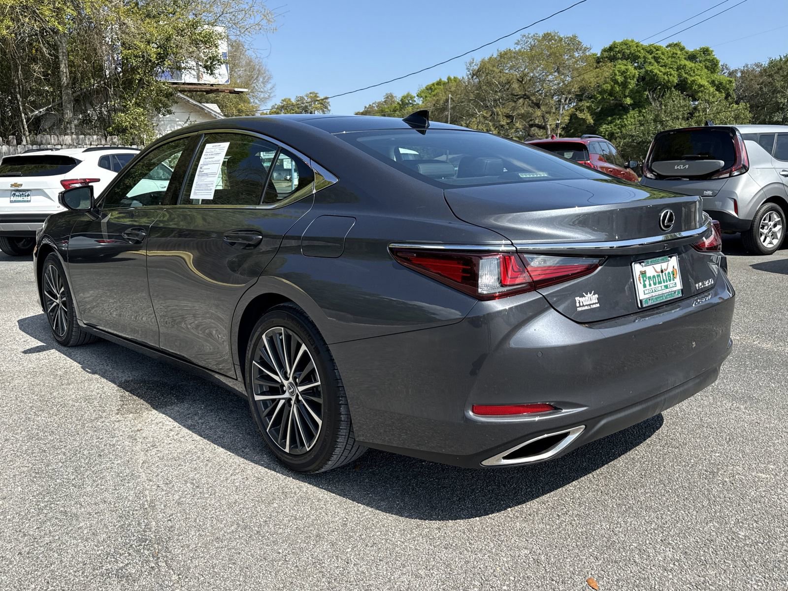 Used 2022 Lexus ES 350 w/ Premium Package image 3