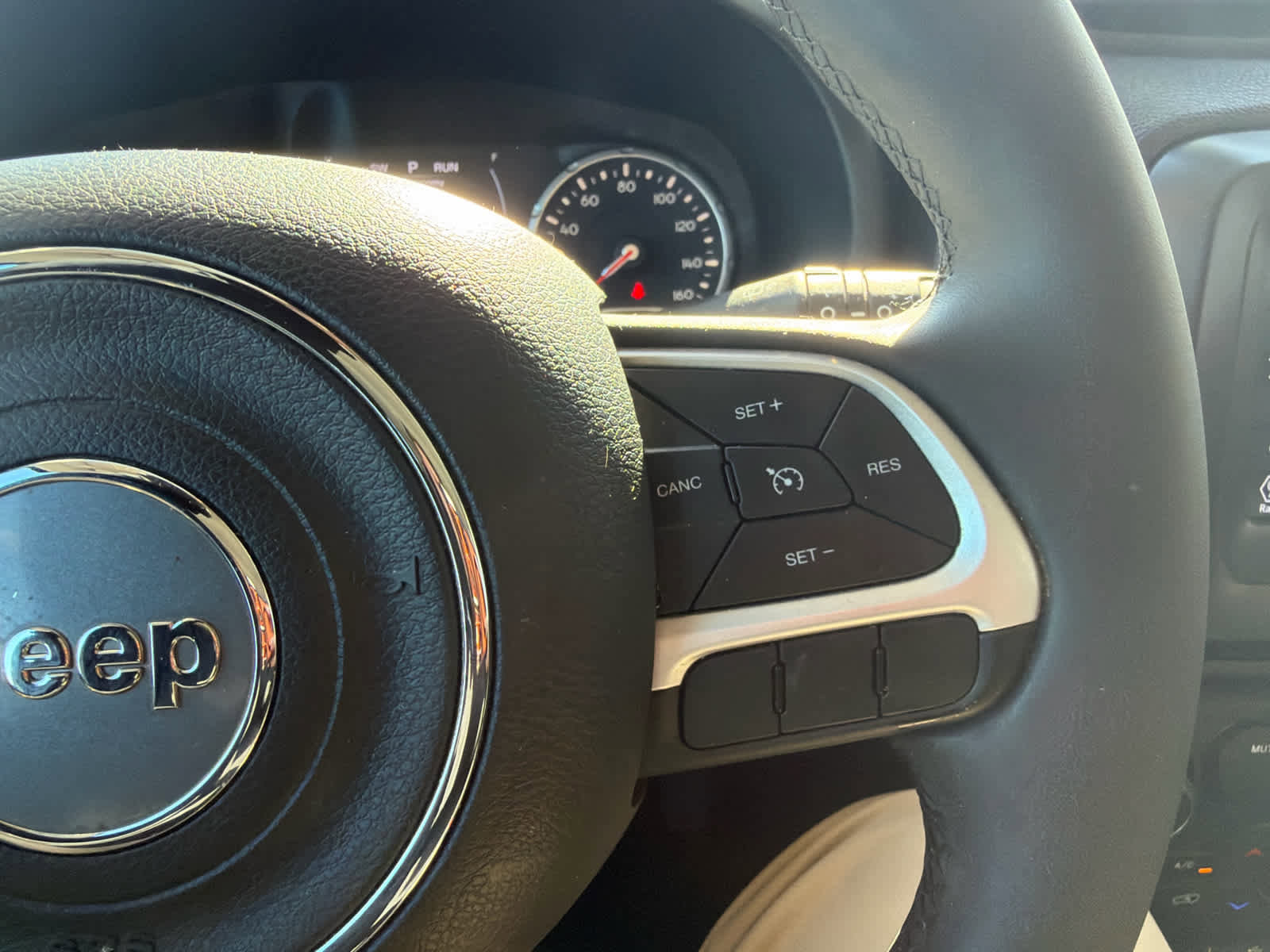 Used 2018 Jeep Renegade Latitude image 22