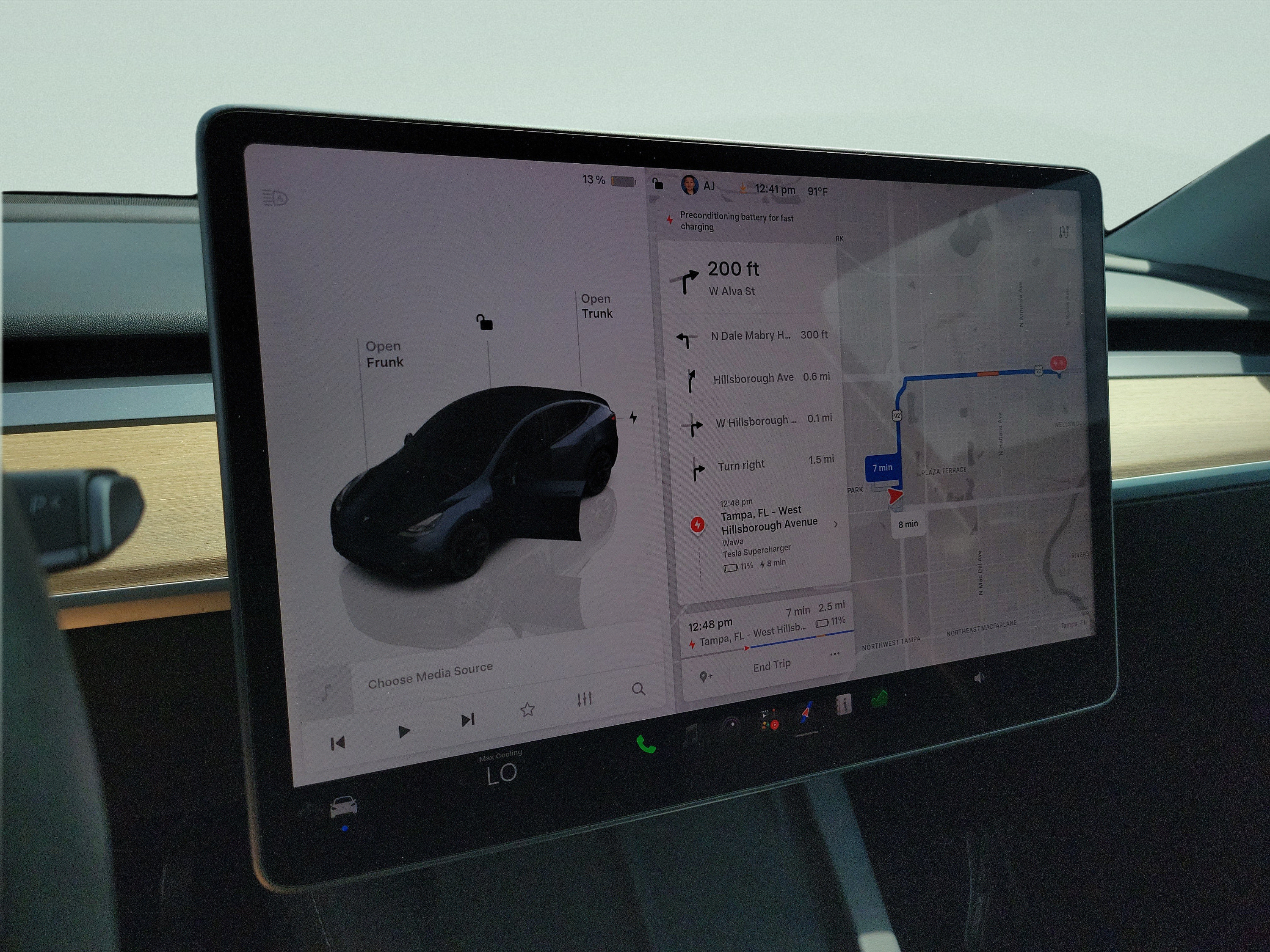Used 2024 Tesla Model Y Long Range RWD image 30