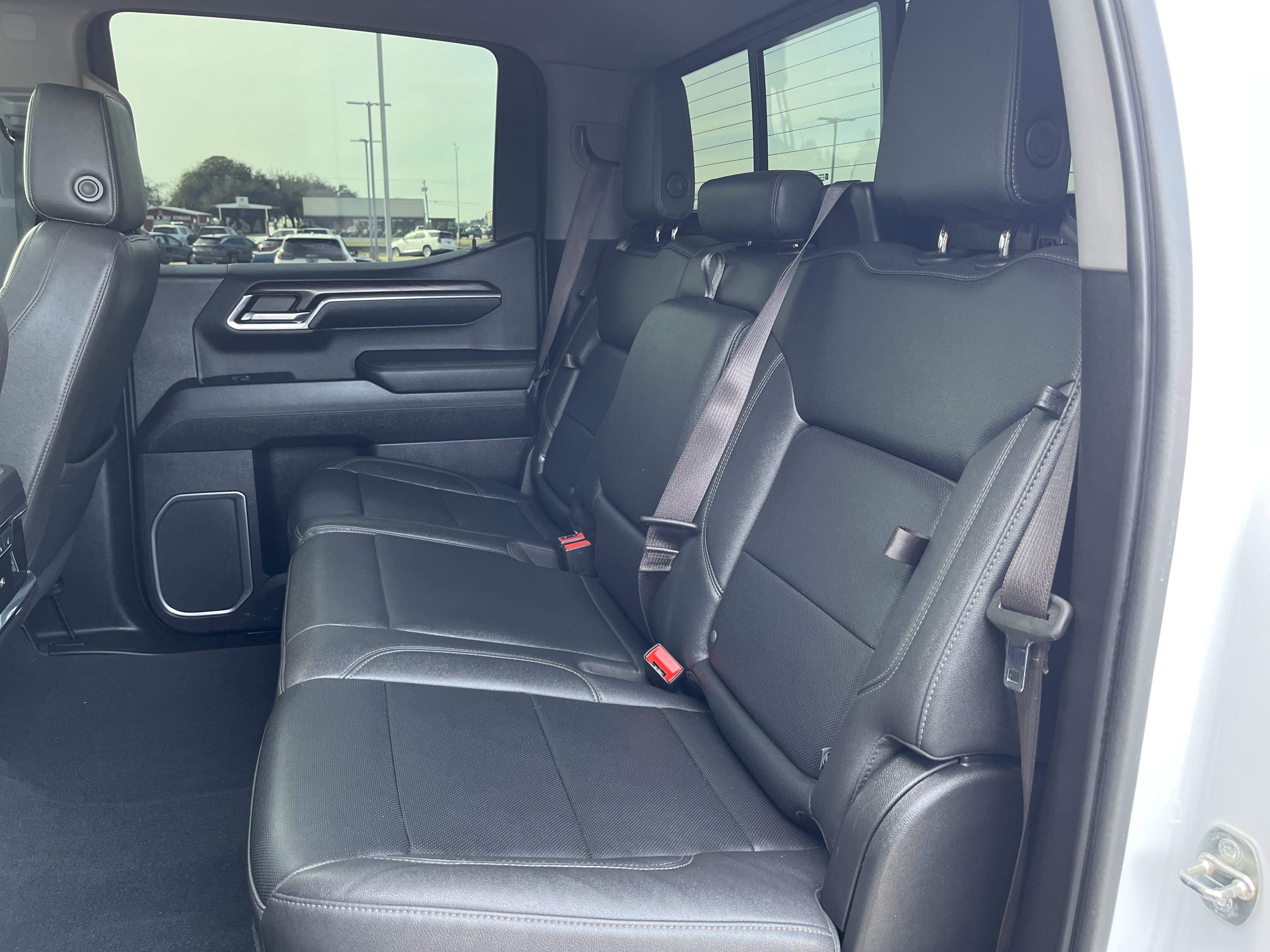 Used 2023 GMC Sierra 1500 SLT image 12