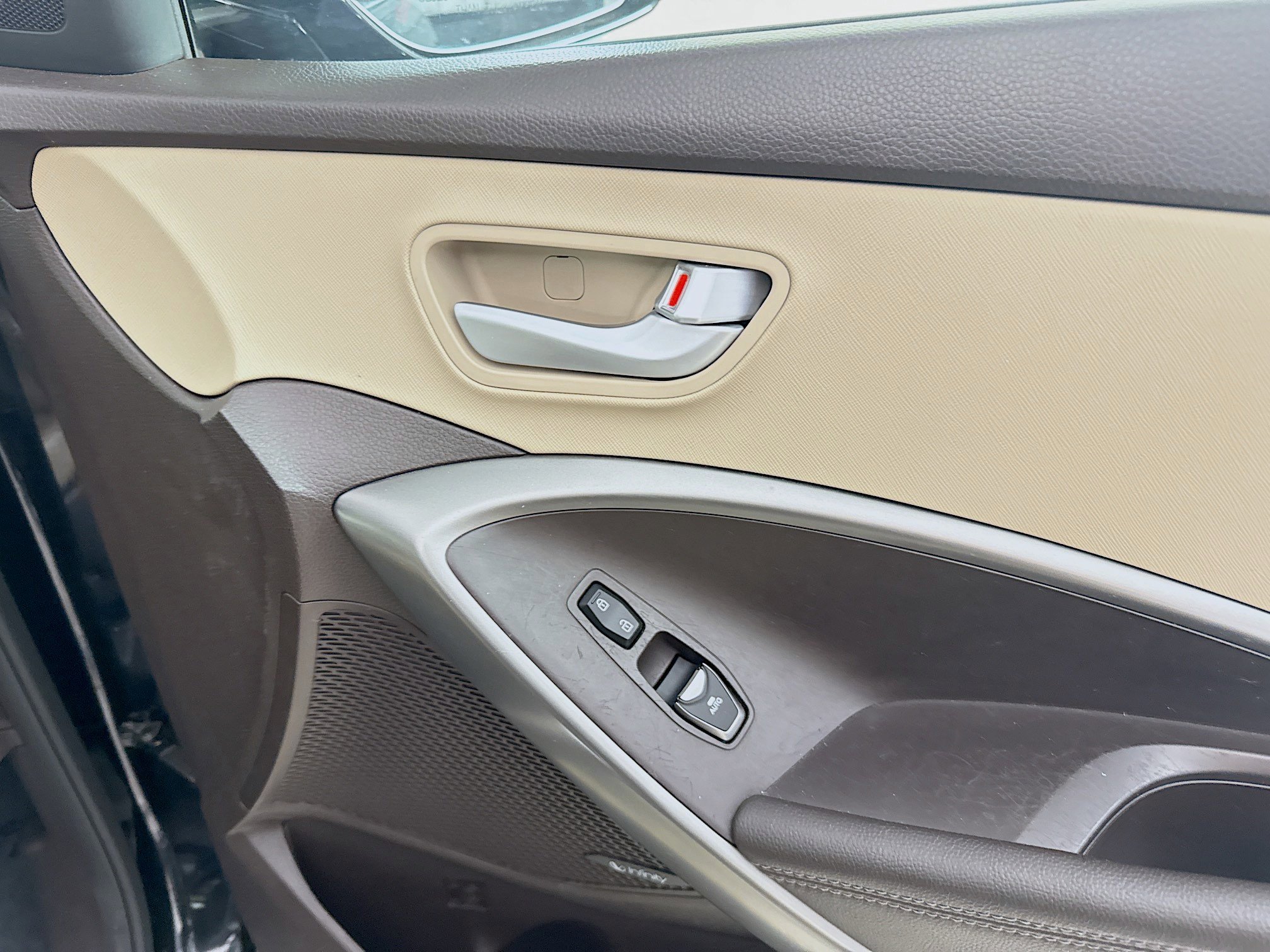 Used 2018 Hyundai Santa Fe Limited w/ Cargo Package FWD image 31