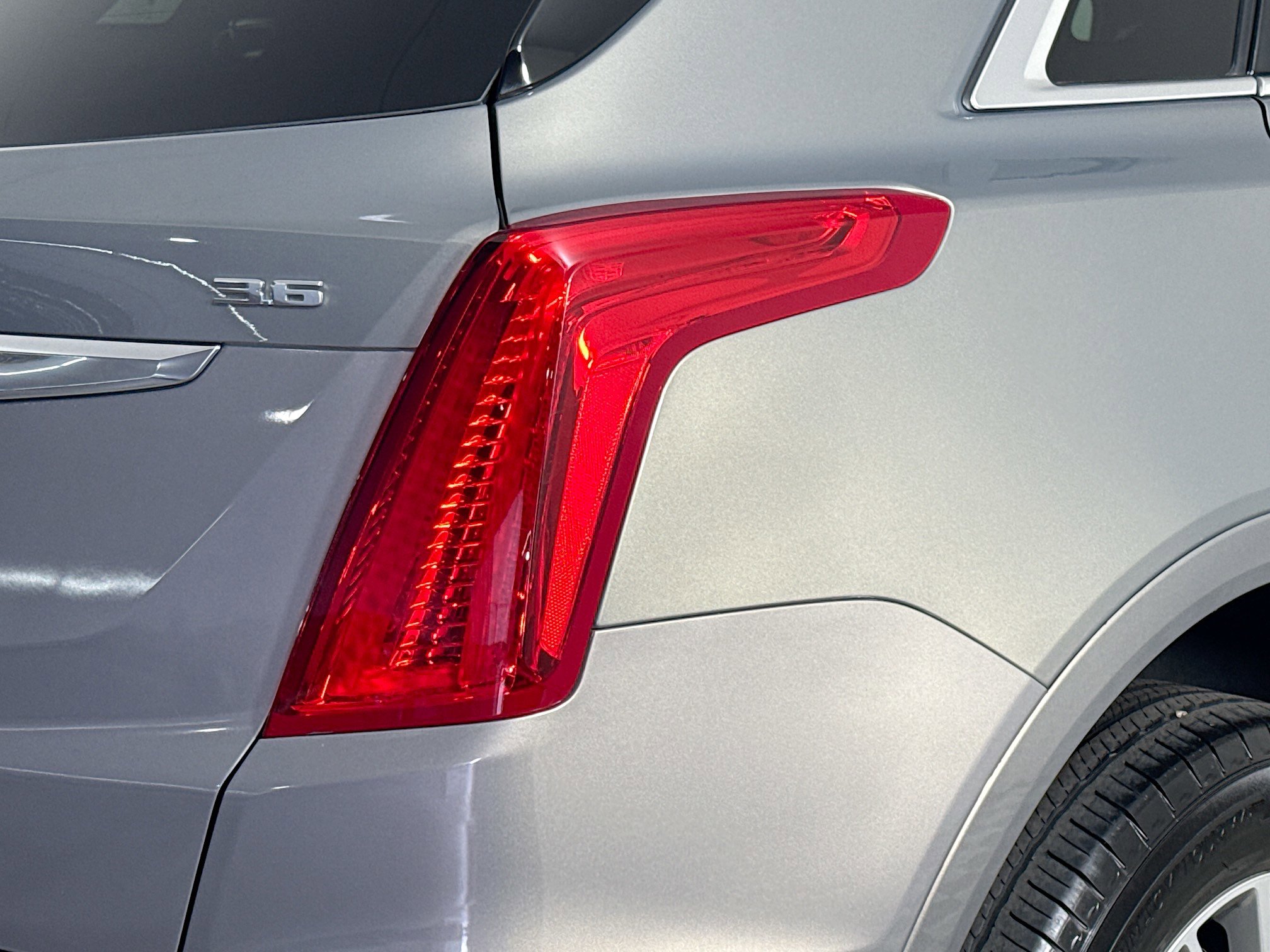 Used 2018 Cadillac XT5 Luxury w/ Driver Awareness Package image 34