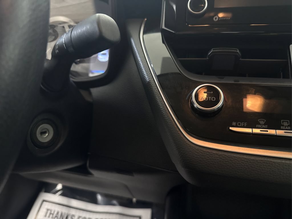 Used 2022 Toyota Corolla LE FWD image 33