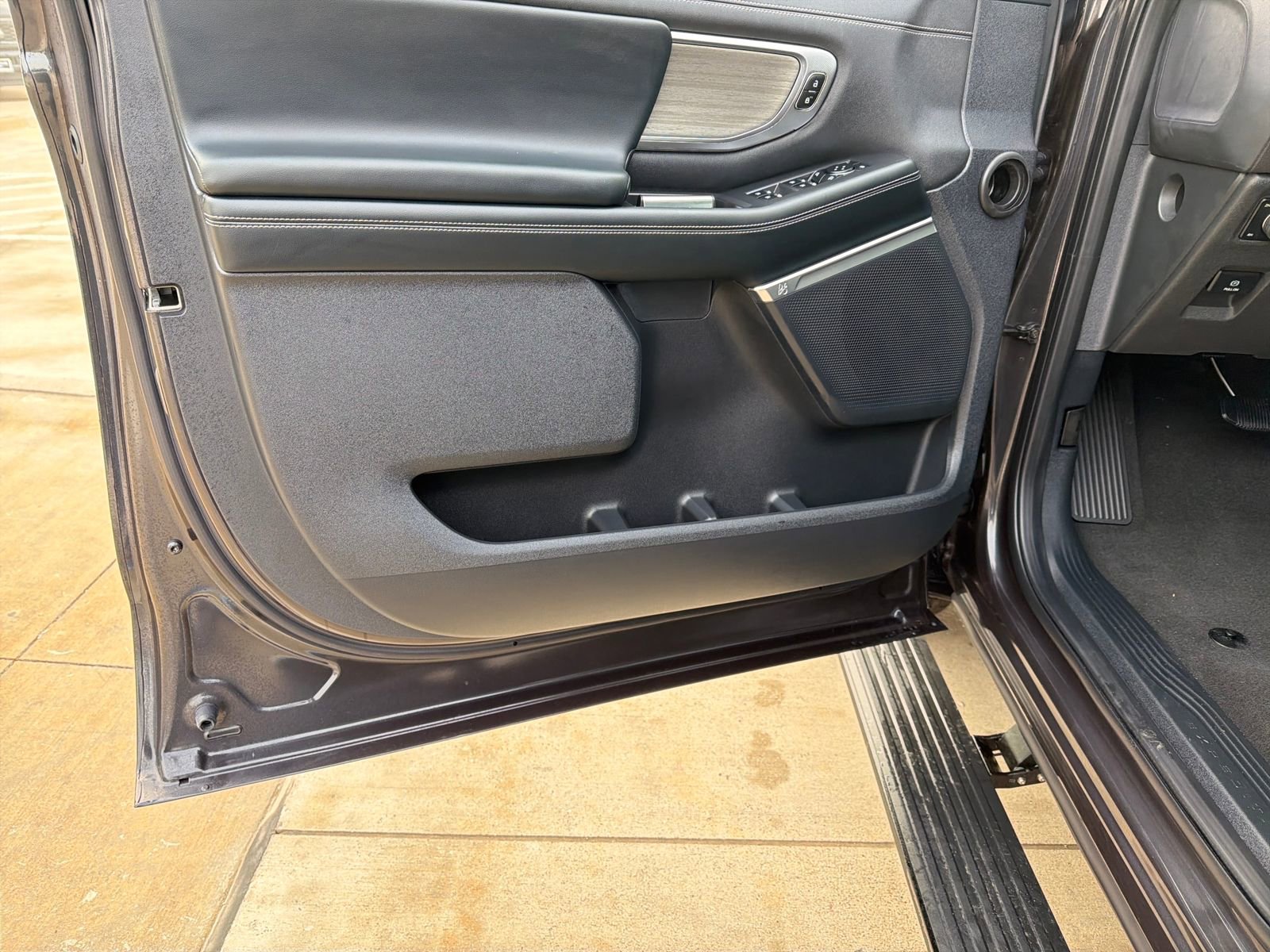 New 2025 Ford Expedition Platinum w/ Driver's Package image 10