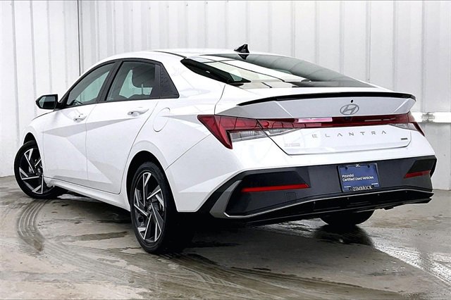 Used 2025 Hyundai Elantra SEL image 11