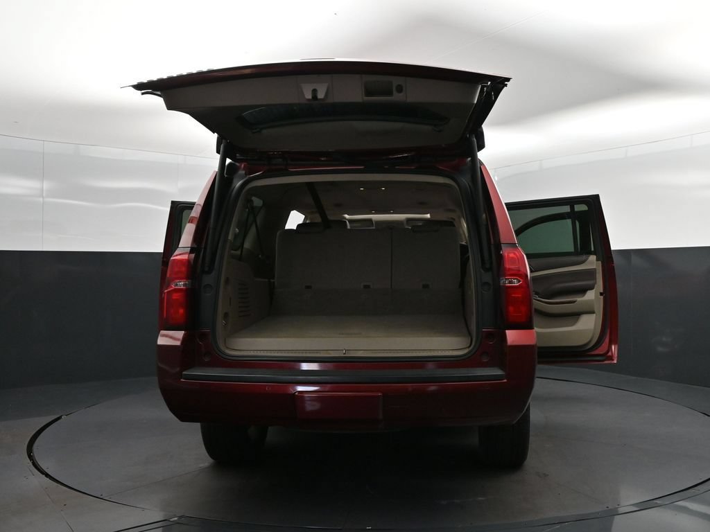 Used 2020 Chevrolet Suburban LT w/ Luxury Package RWD image 51