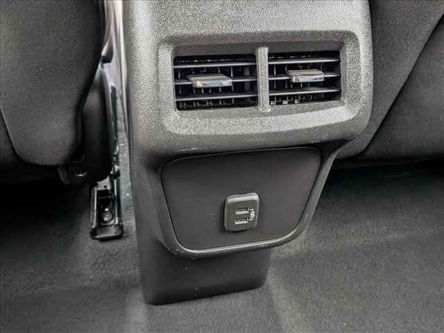 Used 2023 Chevrolet Equinox LT AWD/4WD image 18
