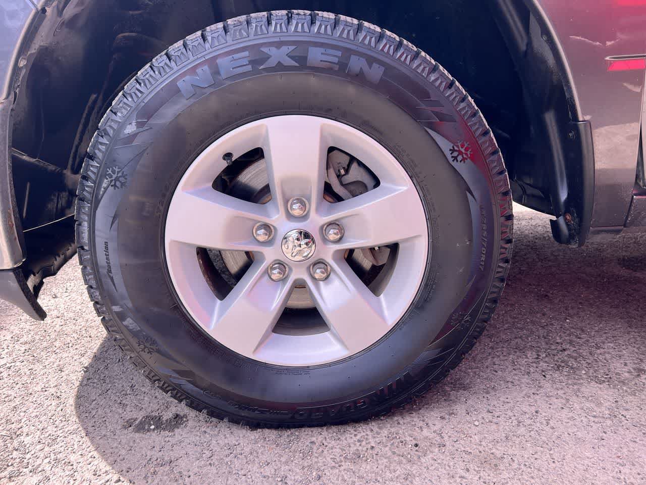 Used 2019 RAM 1500 Classic SLT AWD/4WD image 10