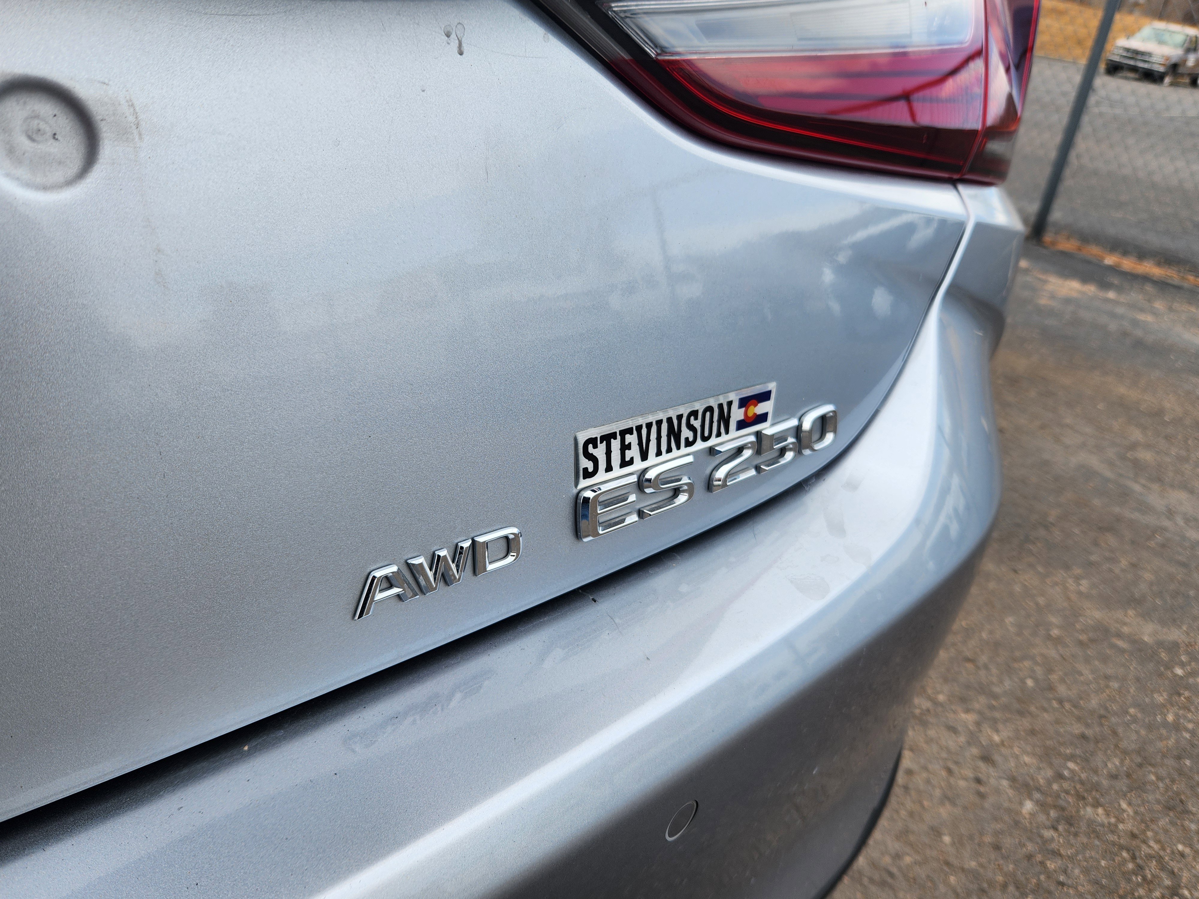 Used 2023 Lexus ES 250 w/ Premium Package image 18