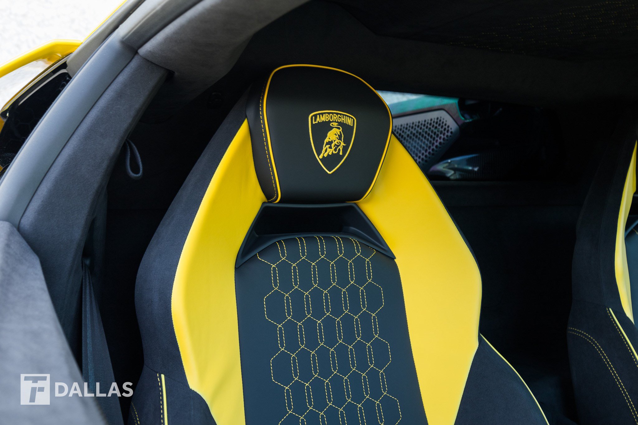 Used 2024 Lamborghini Revuelto AWD/4WD image 39