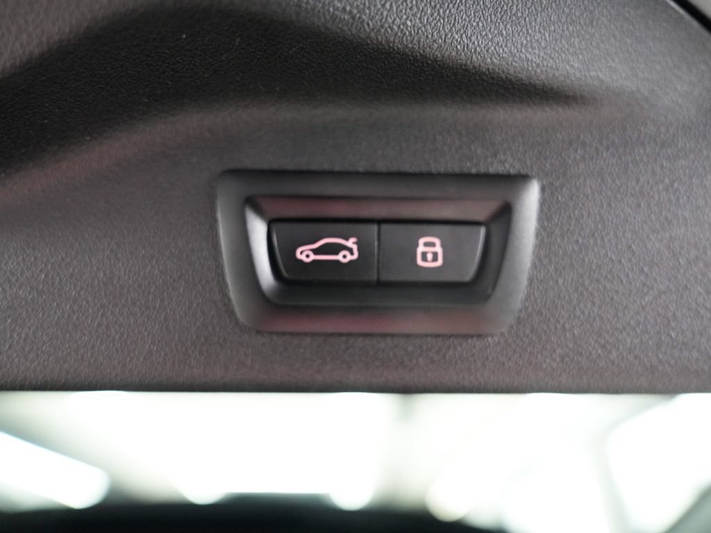 Used 2023 BMW X7 xDrive40i w/ M Sport Package AWD/4WD image 49