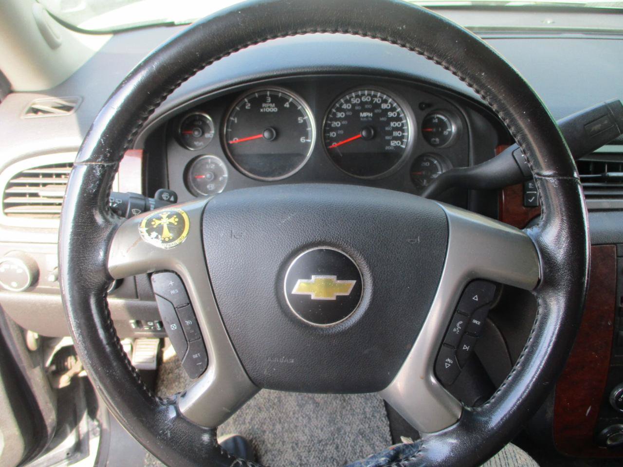 Used 2012 Chevrolet Suburban LS w/ All-Star Edition AWD/4WD image 10