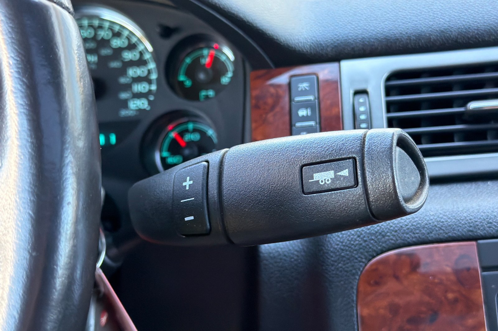 Used 2009 Chevrolet Silverado 3500 LTZ w/ LTZ Plus Package AWD/4WD image 19