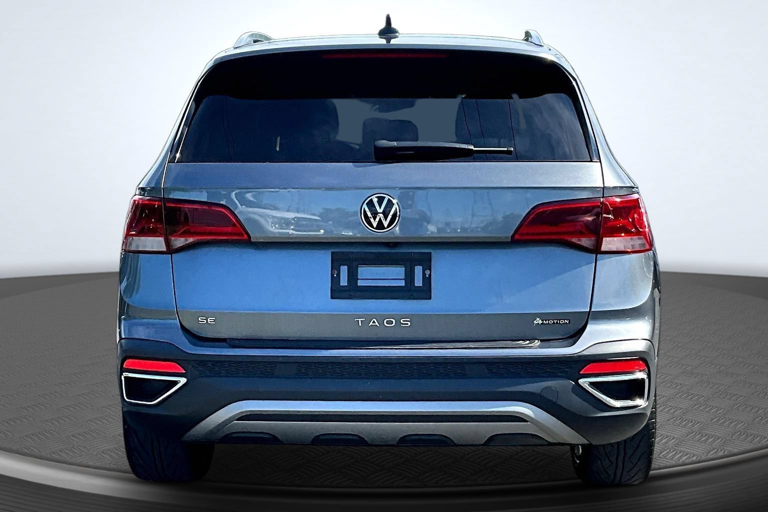 Used 2023 Volkswagen Taos SE AWD/4WD image 4