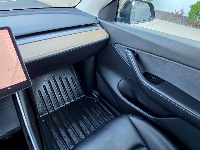 Used 2021 Tesla Model Y Long Range AWD/4WD image 38