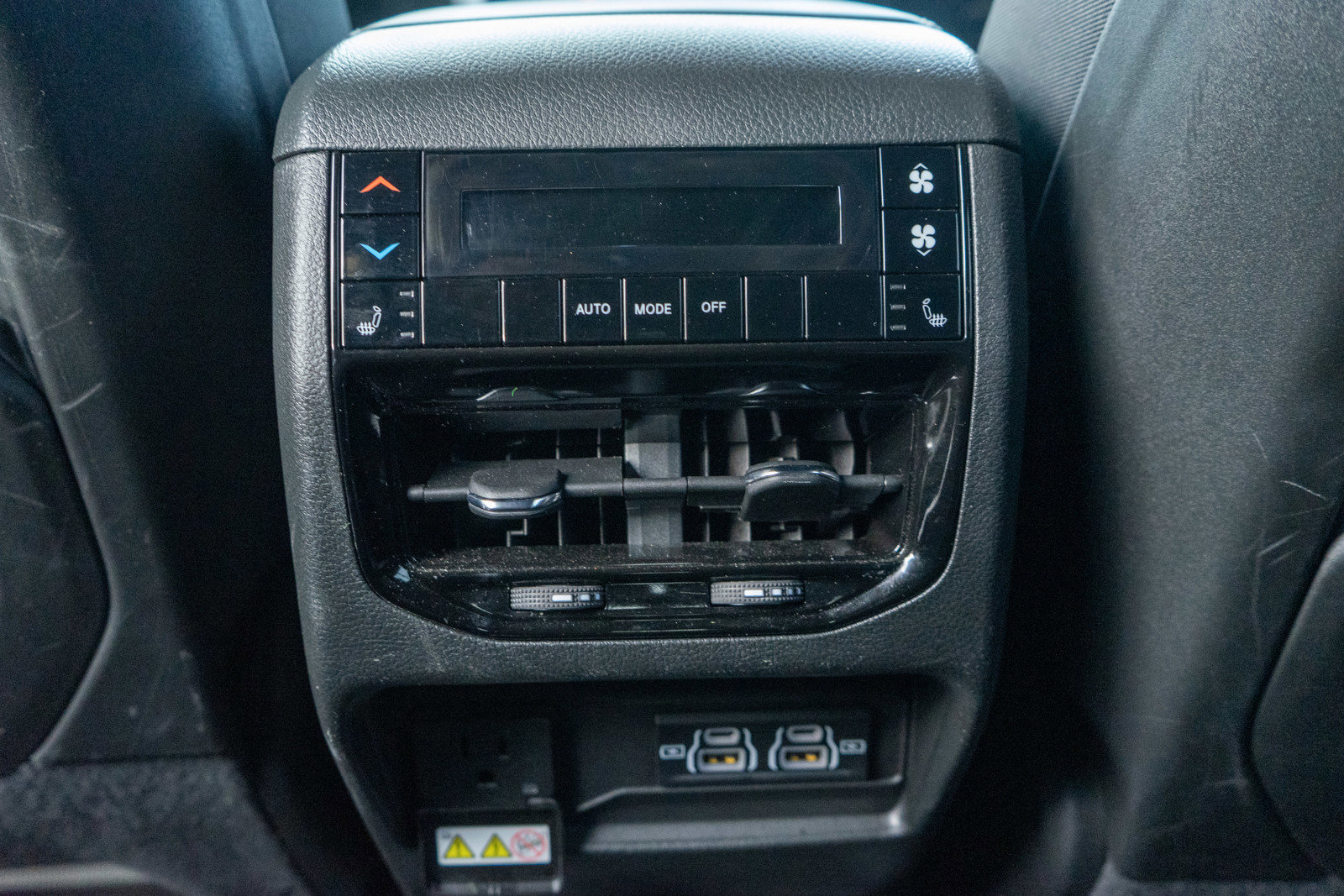 Used 2024 Jeep Grand Cherokee L Overland w/ Trailer Tow Package image 30