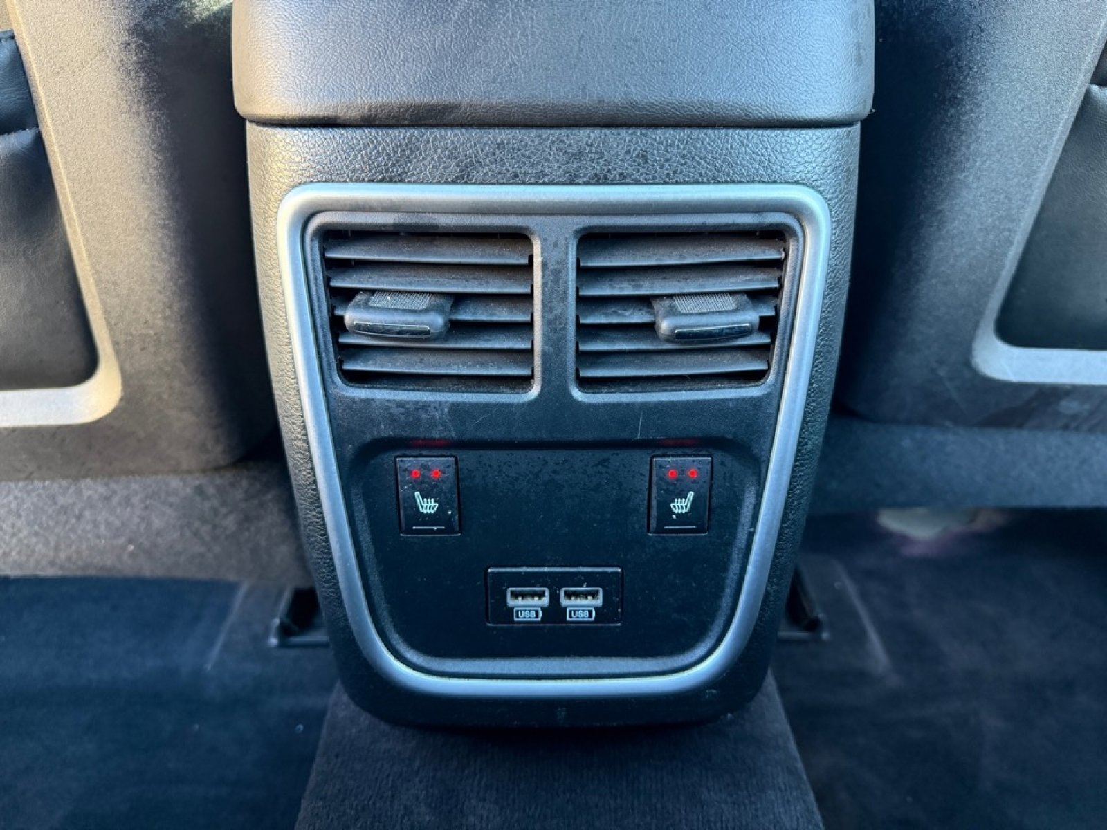 Used 2017 Chrysler 300 C Platinum image 28