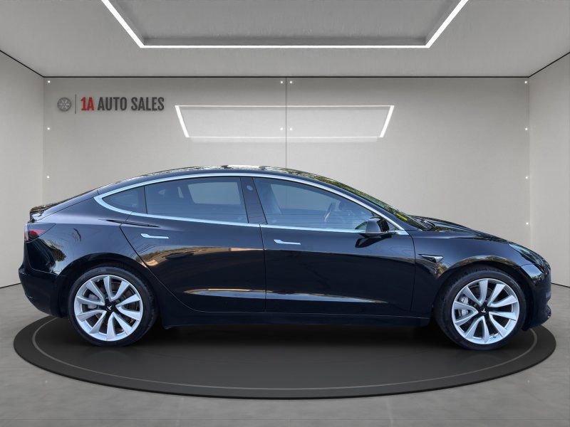 Used 2019 Tesla Model 3 Standard Range Plus image 6