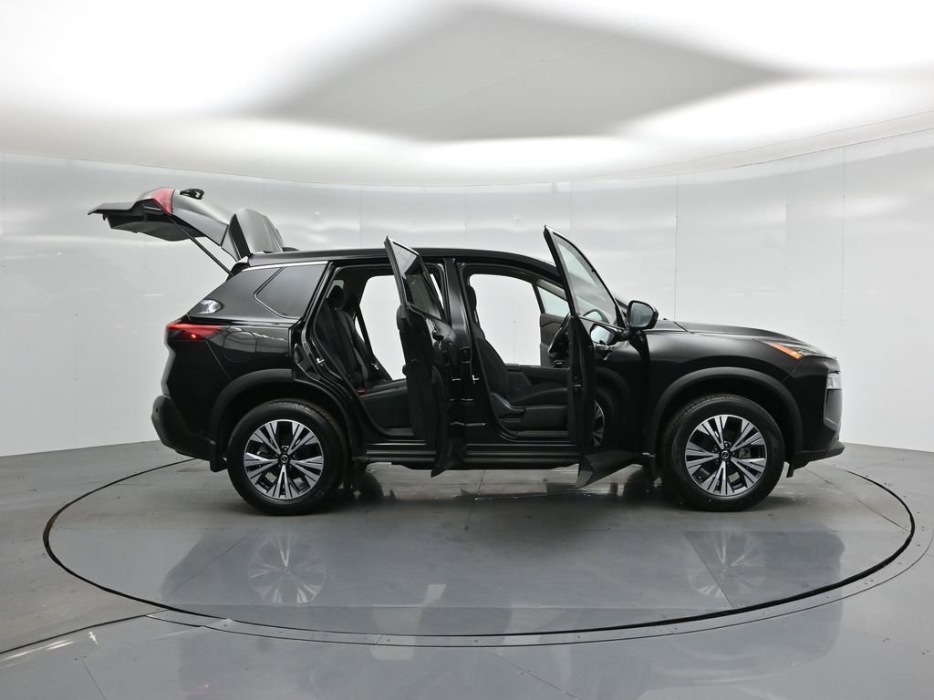 Used 2021 Nissan Rogue SV image 5