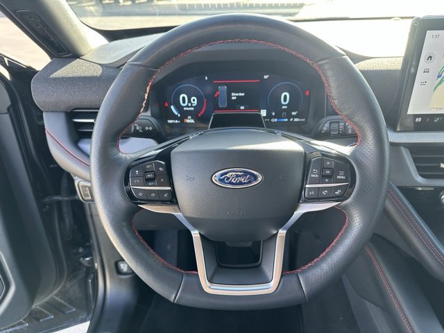 Used 2025 Ford Explorer ST-Line w/ ST-Line Street Pack image 7