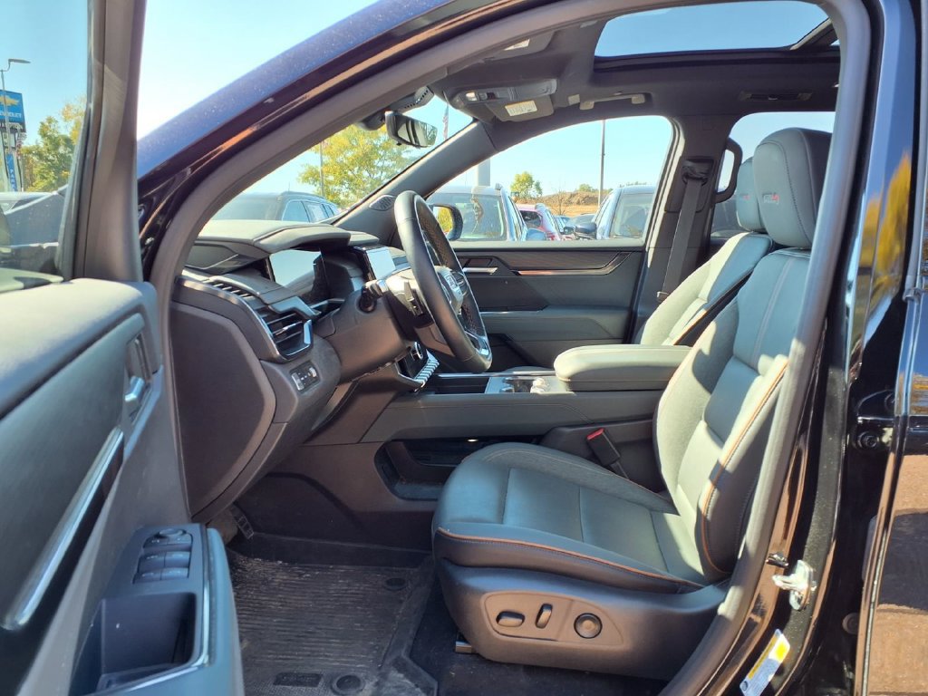 Used 2026 GMC Acadia AT4 w/ Luxury Package AWD/4WD image 20