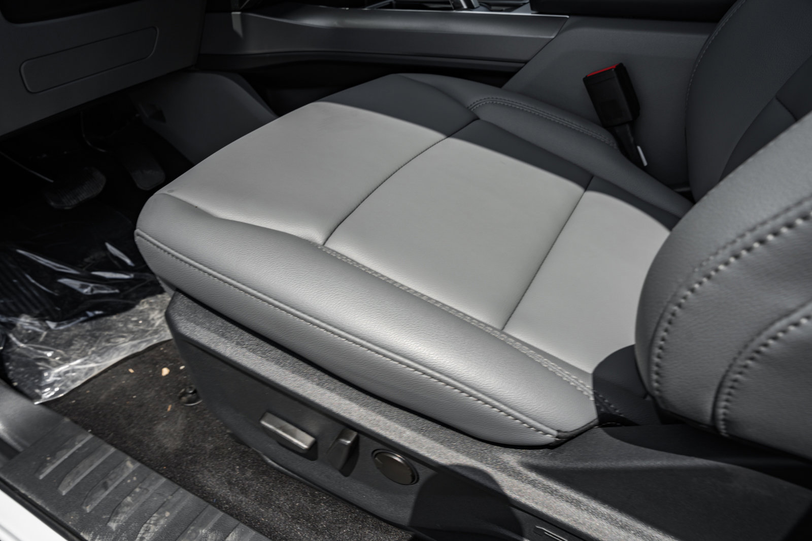 New 2025 Ford F150 Lightning Flash image 38