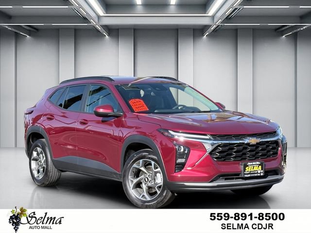 Used 2025 Chevrolet Trax LT FWD image 1