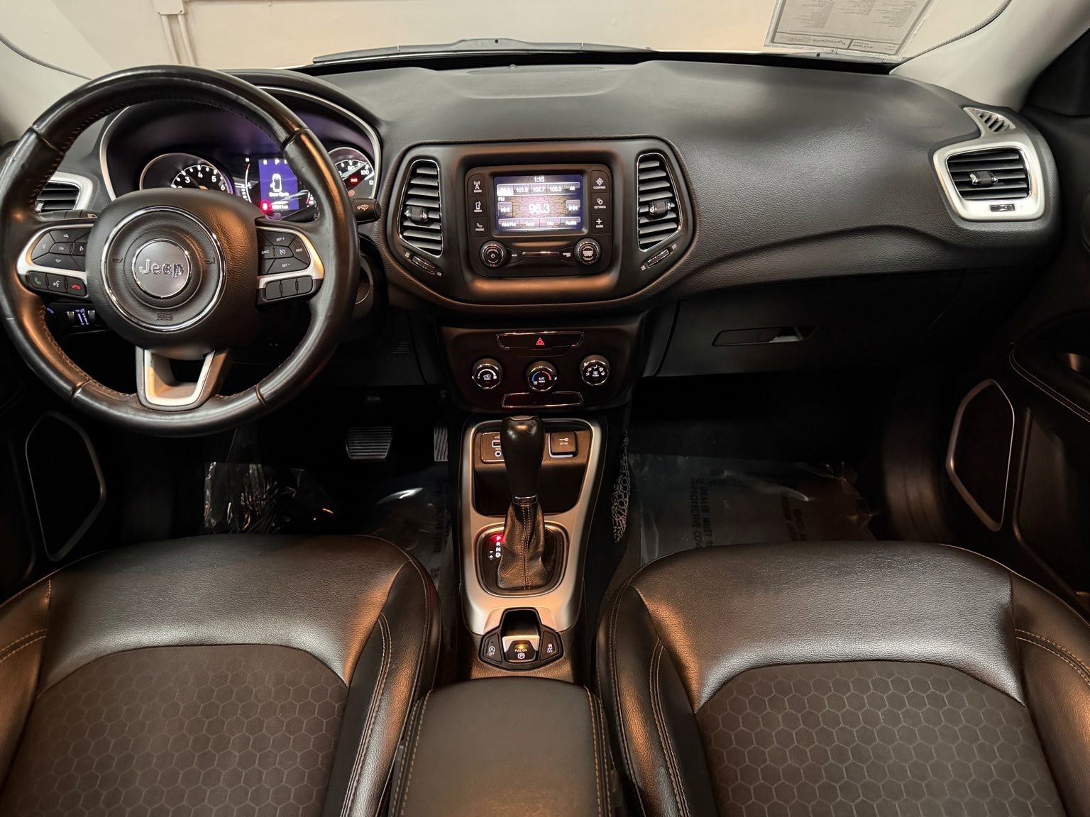 Used 2018 Jeep Compass Latitude image 35