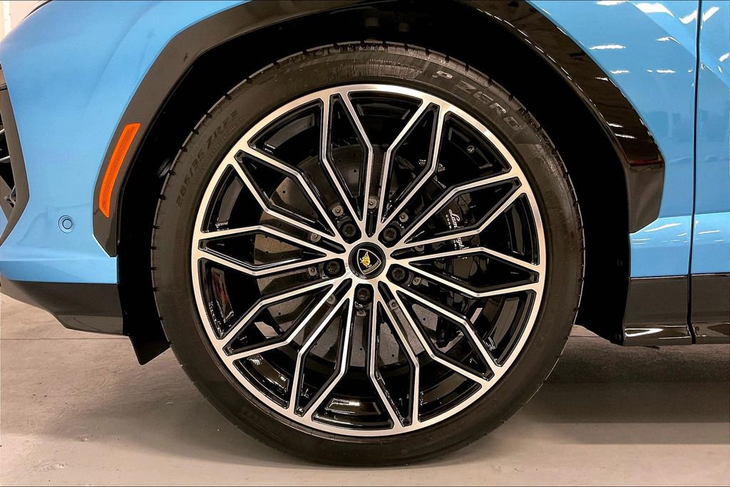 Used 2025 Lamborghini Urus SE image 17