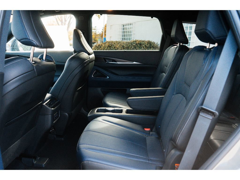 Certified 2026 INFINITI QX60 Sport w/ Dark Cargo Package image 27