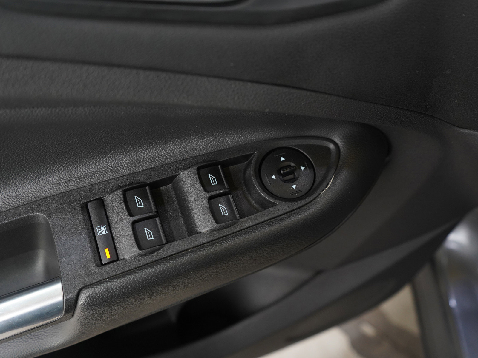 Used 2015 Ford Escape SE image 21