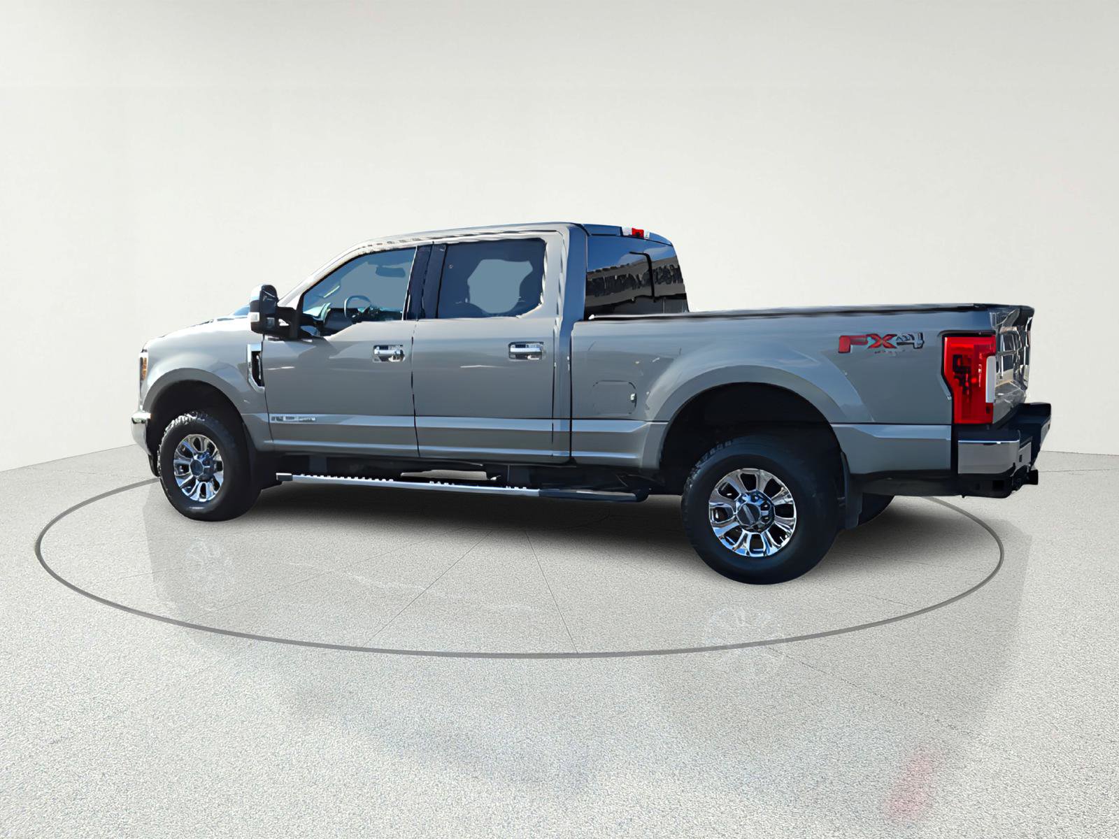 Used 2019 Ford F350 Lariat w/ Chrome Package image 5
