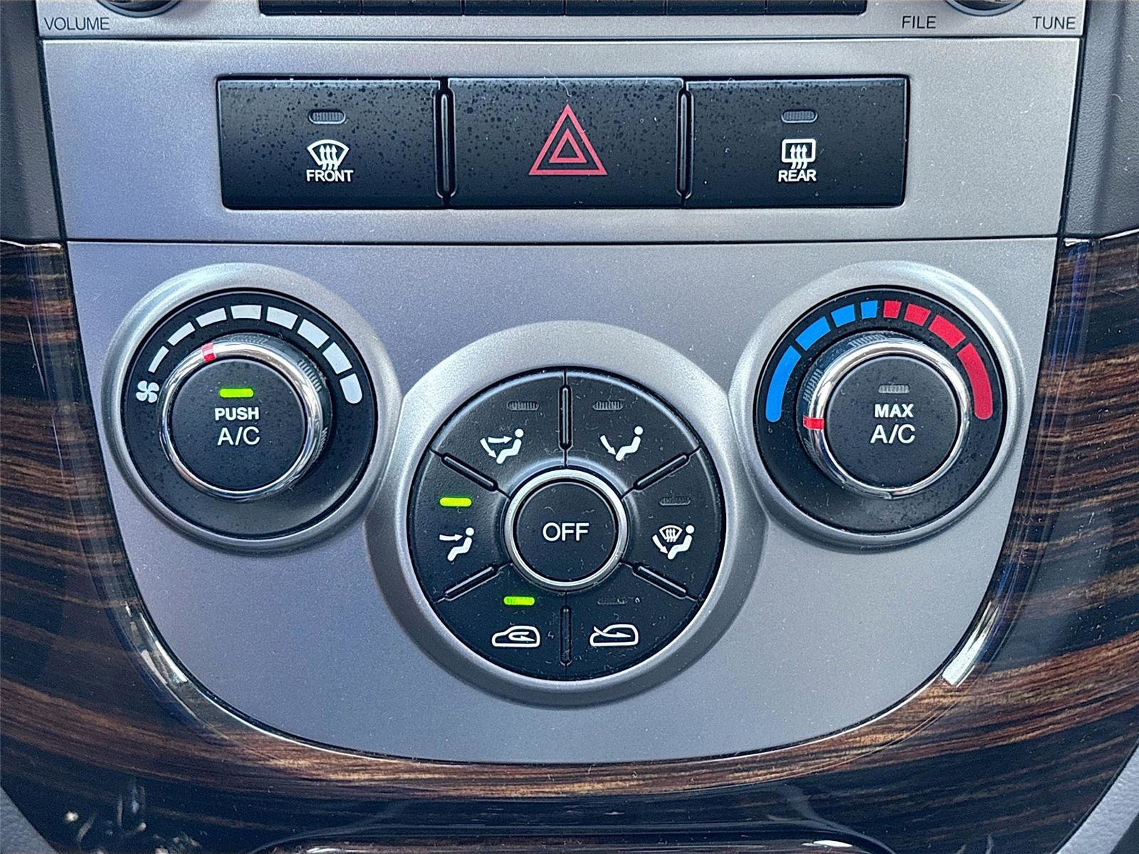 Used 2011 Hyundai Santa Fe GLS image 15