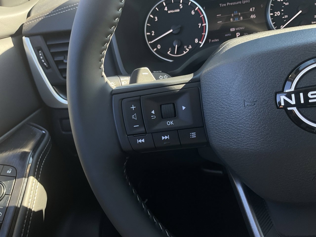 New 2027 Nissan Rogue Dark Armor AWD/4WD image 36