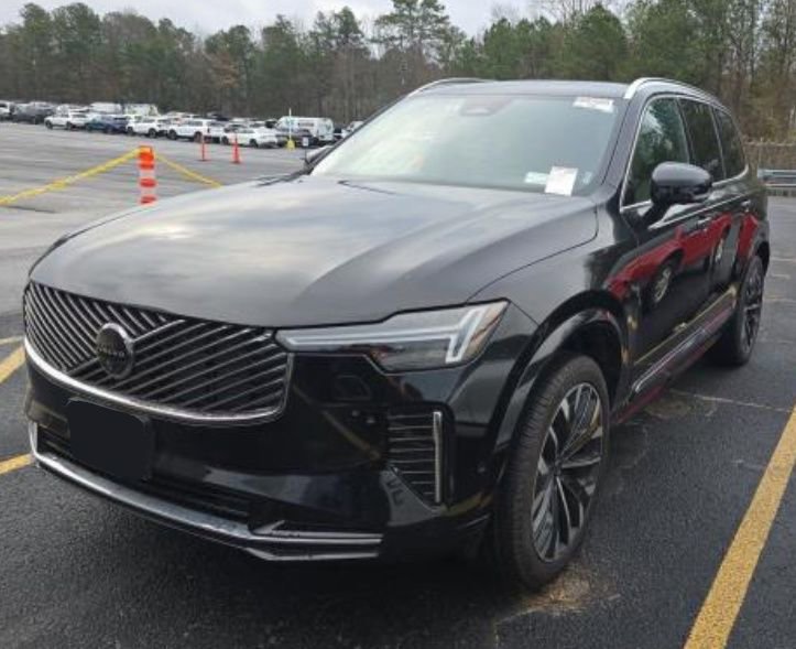 Used 2025 Volvo XC90 B5 Plus image 1