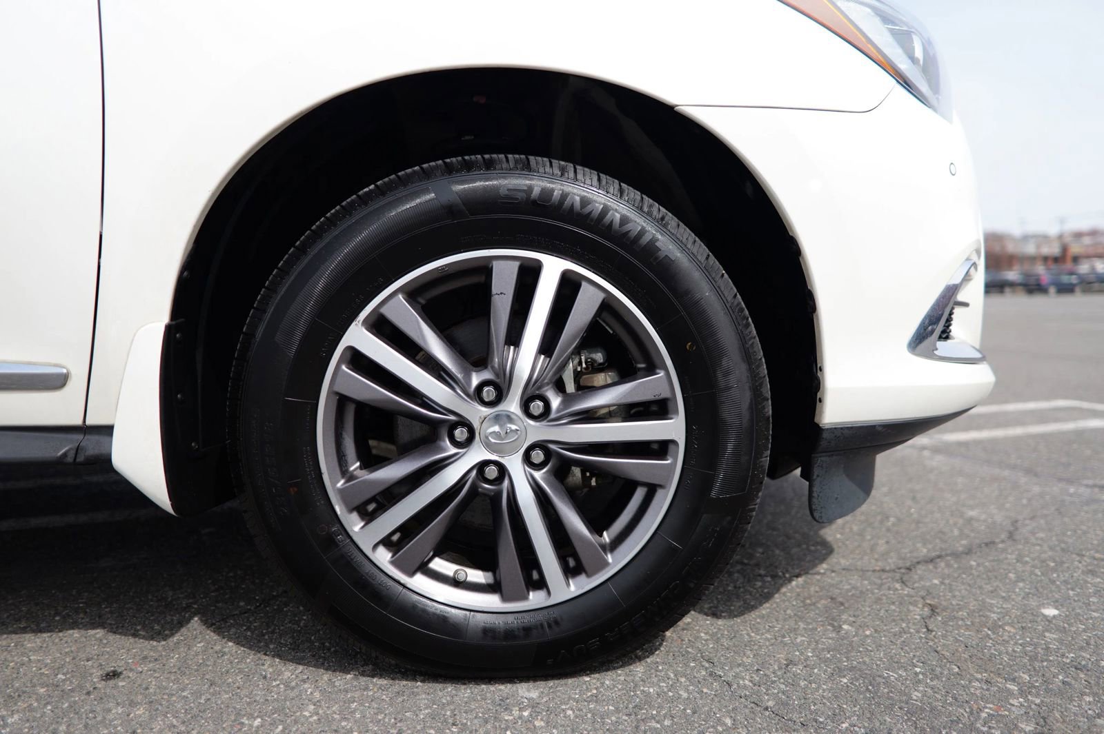 Used 2019 INFINITI QX60 Luxe w/ Essential Package image 13