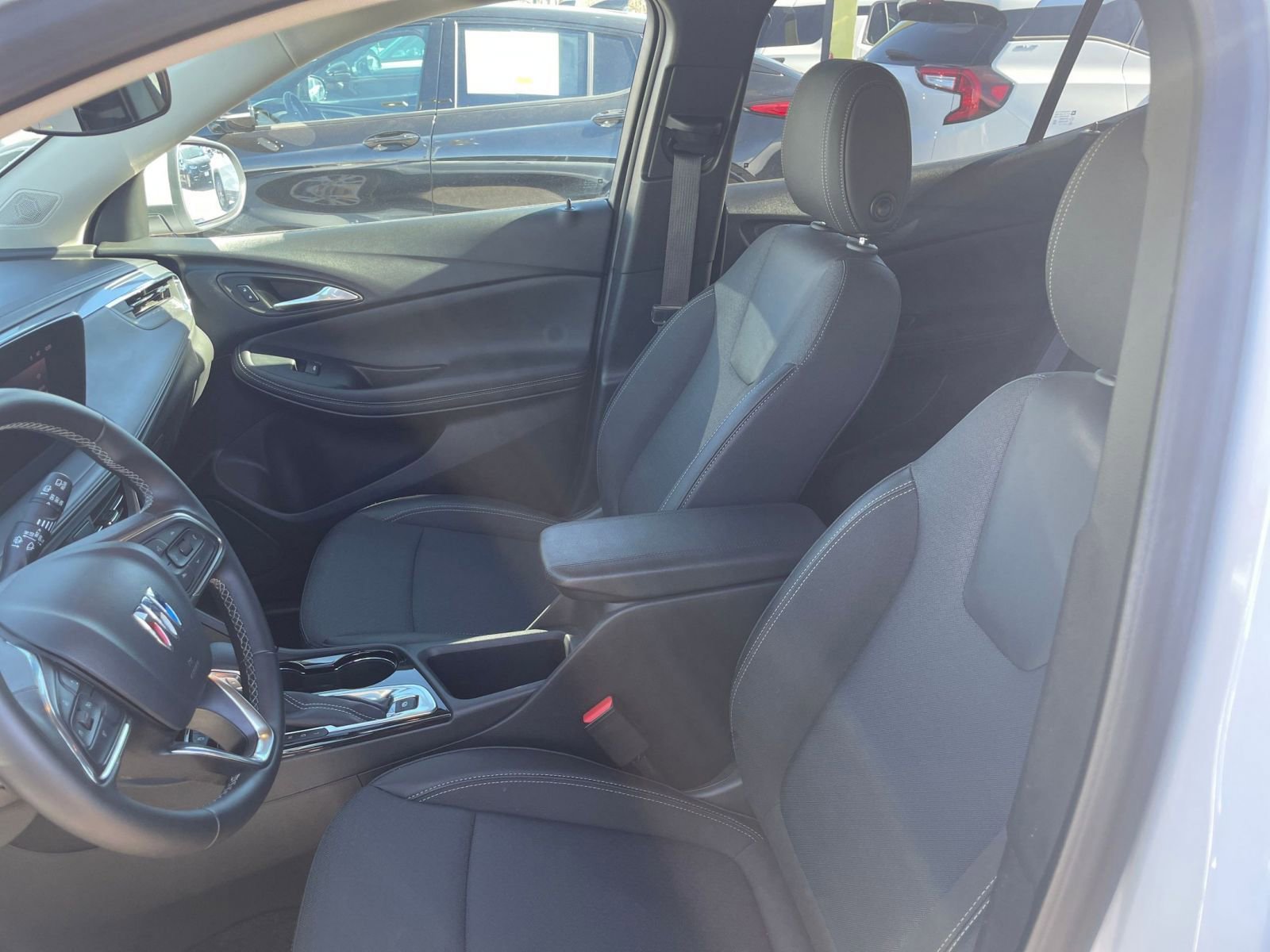 Used 2025 Buick Encore GX Preferred image 35