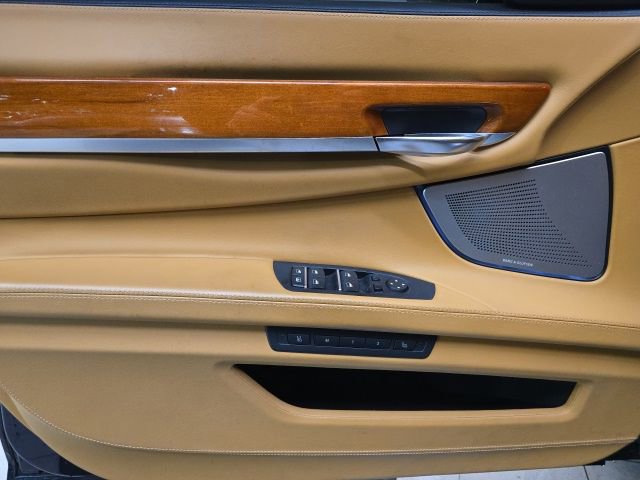 Used 2013 BMW 740Li xDrive image 15