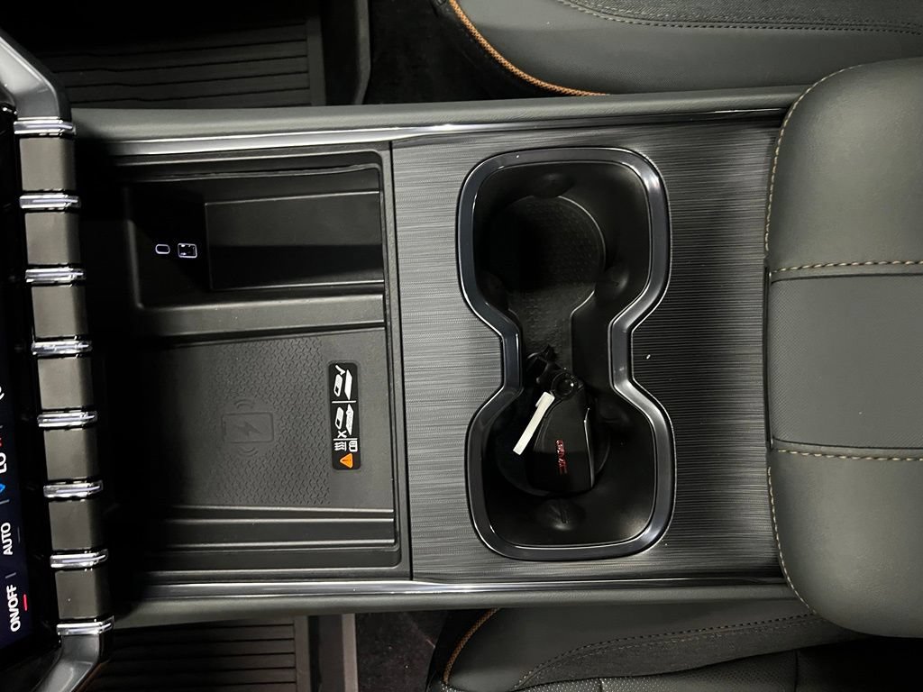 New 2026 GMC Acadia AT4 w/ Luxury Package AWD/4WD image 27