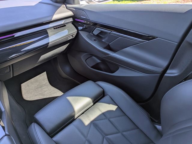 Used 2024 BMW 530i xDrive w/ Premium Package image 16