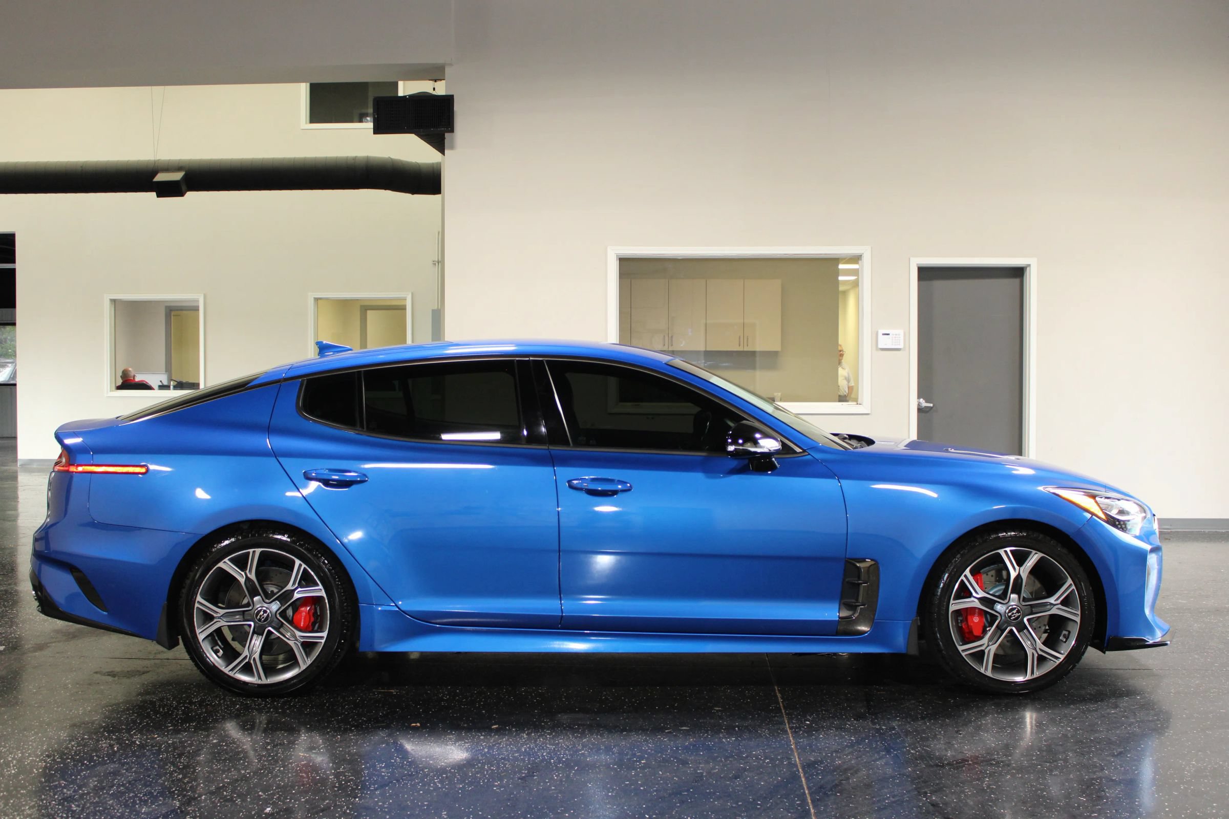 Used 2021 Kia Stinger GT AWD/4WD image 2
