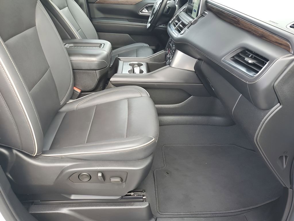 Used 2023 Chevrolet Suburban Premier image 16