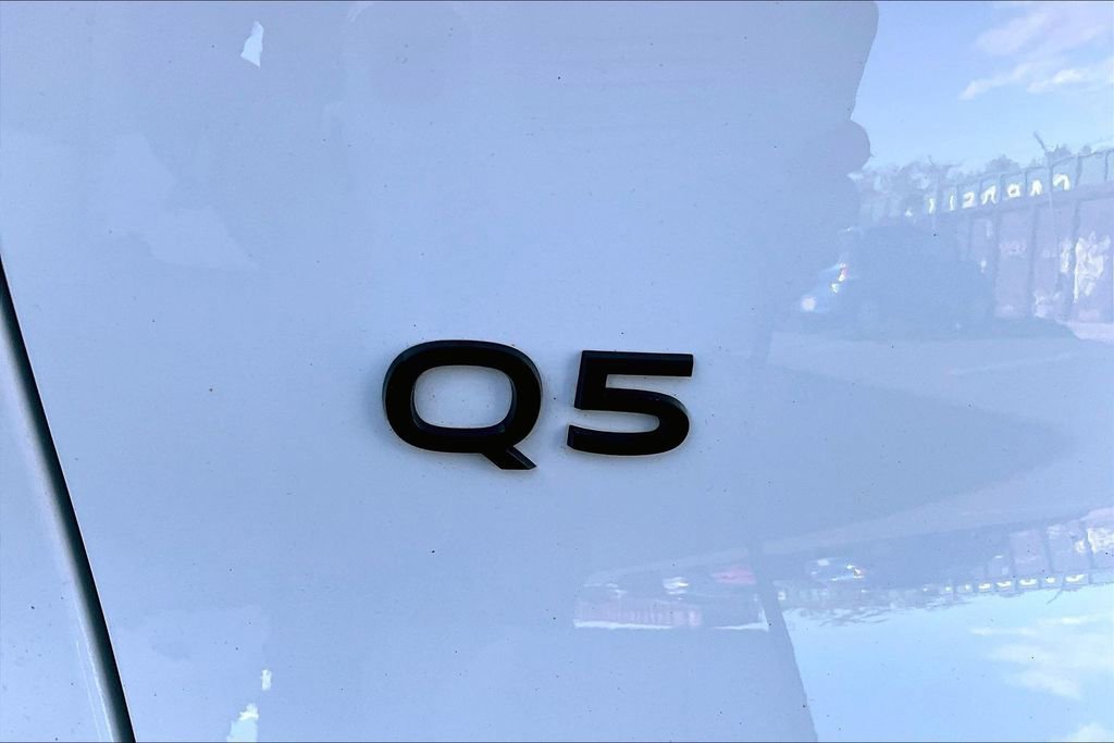 Used 2025 Audi Q5 Premium w/ Convenience Package AWD/4WD image 24
