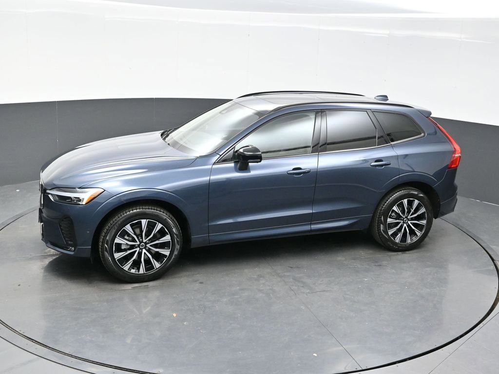 Used 2025 Volvo XC60 B5 Plus AWD/4WD image 28