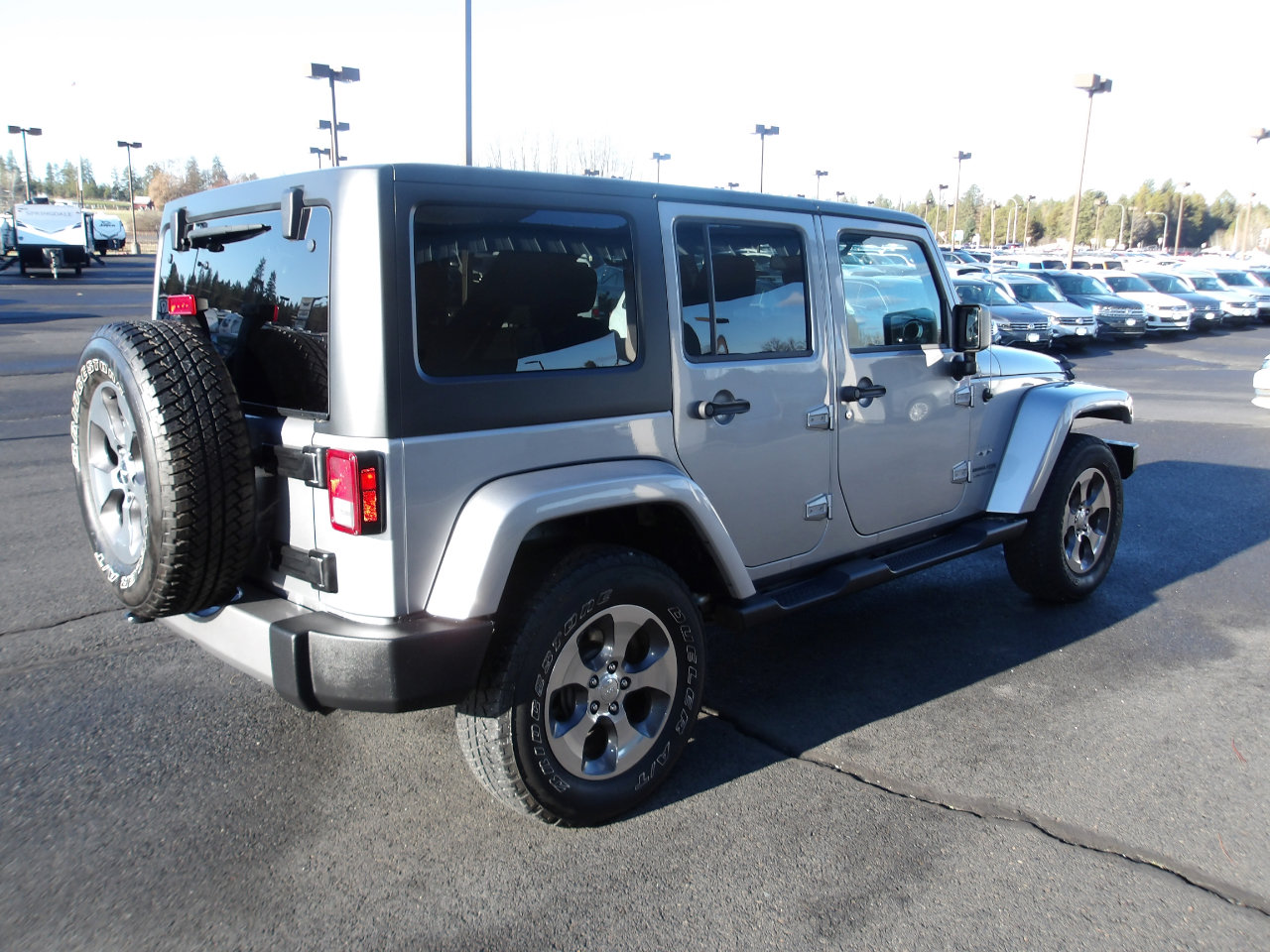 Used 2018 Jeep Wrangler Unlimited Sahara image 5