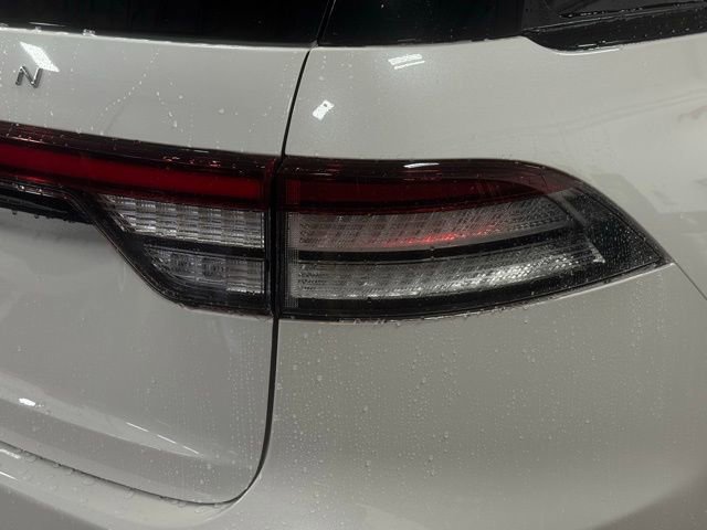 New 2026 Lincoln Aviator AWD image 6